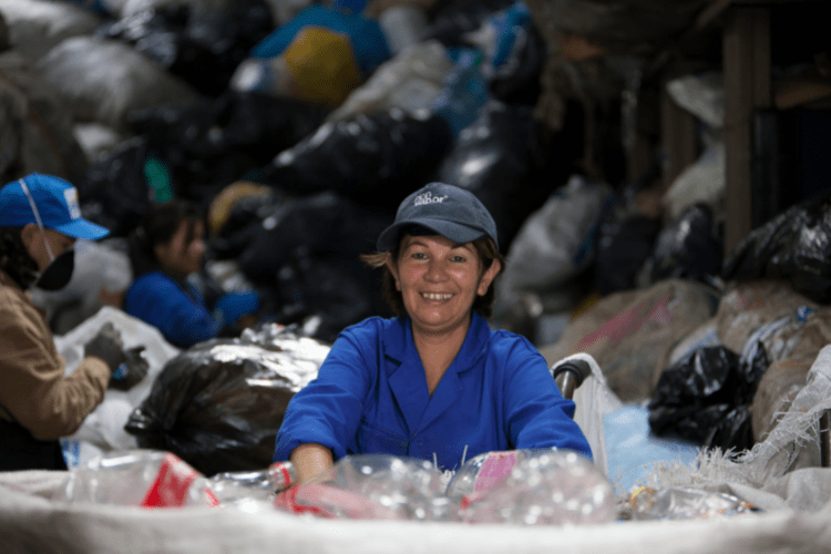An image of a waste worker sorting waste in Bogota, Columbia